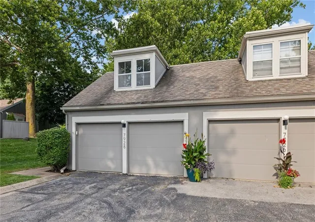 2nd image of 7928 Halsey St, Lenexa, KS 66215 | MLS# 2636320