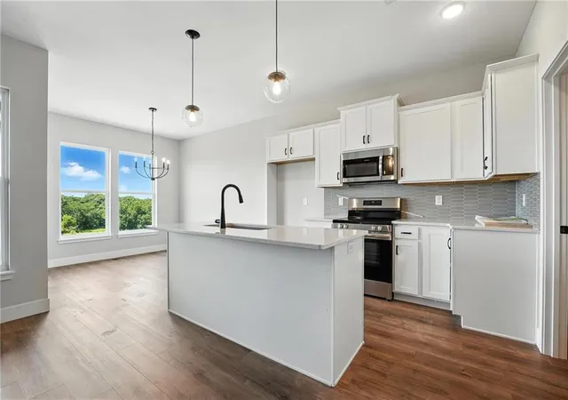 Photo 3 of Single family home for sale at 12508 S White Ash Ln, Greenwood, MO 64034 | MLS# 2636325 | Listing updated on 2026-09-03
