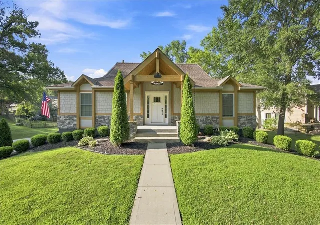 1st image of 244 N Winnebago Dr, Lake Winnebago, MO 64034 | MLS# 2636330