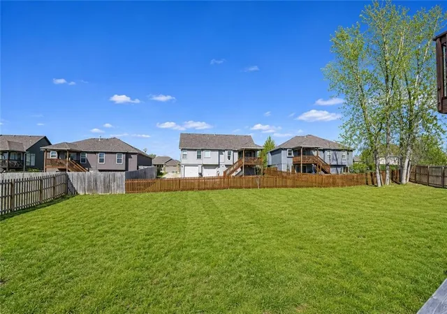 34th image of 214 Ne Greystone Wy, Grain Valley, MO 64029 | MLS# 2636331