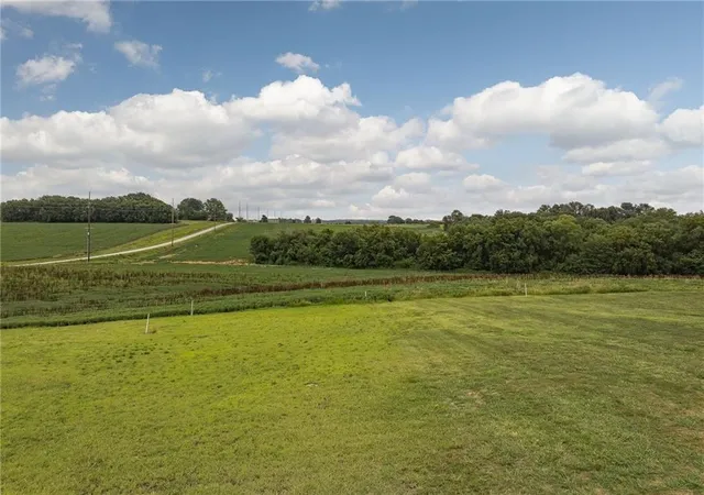 14th image of 1520 Missouri Ave, Mound City, MO 64470 | MLS# 2636336