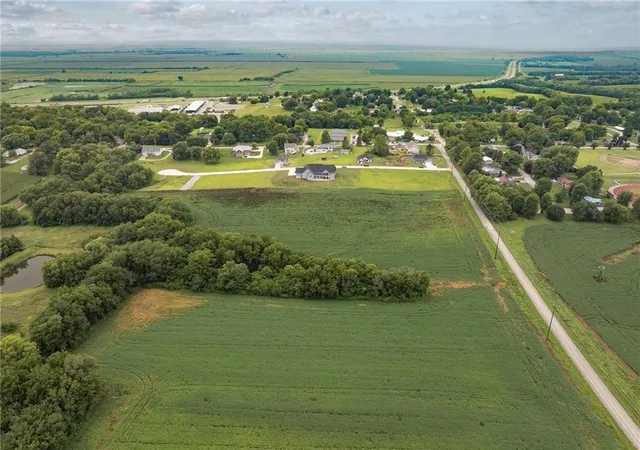 4th image of 1520 Missouri Ave, Mound City, MO 64470 | MLS# 2636336