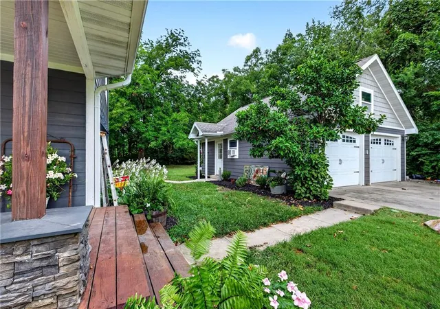 Photo 4 of Sale Pending at 953 S 190th Street, Pittsburg, KS 66762 | MLS# 2636345 | Listing updated on 2026-09-13
