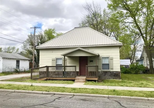 Photo 1 of Single family home for sale at 609 E 15th Street, Joplin, MO 64804 | MLS# 2636350 | Listing updated on 2026-08-12