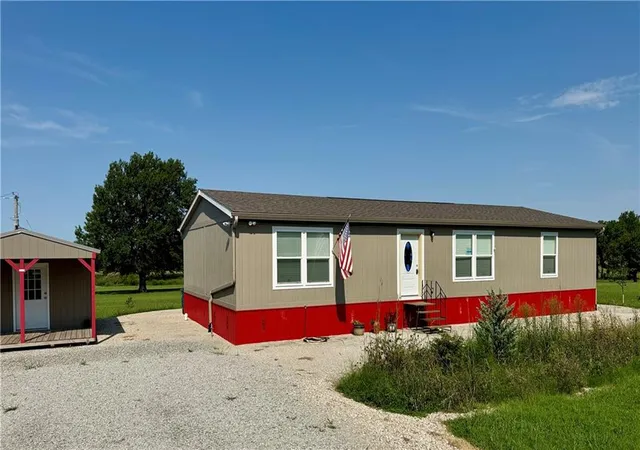 2nd image of 311 N 5th St, New Strawn, KS 66839 | MLS# 2636353