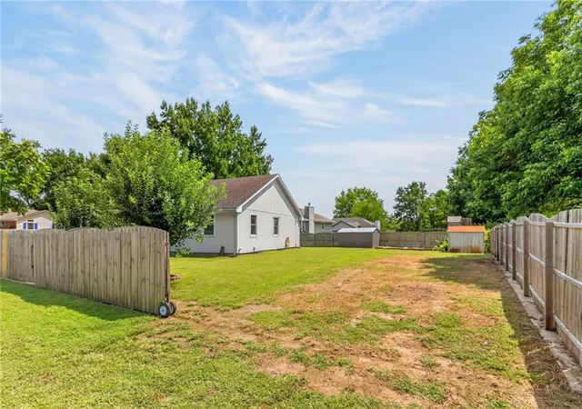 Photo 3 of Sale Pending at 1120 NE Banner Dr, Lees Summit, MO 64086 | MLS# 2636354 | Listing updated on 2026-08-21