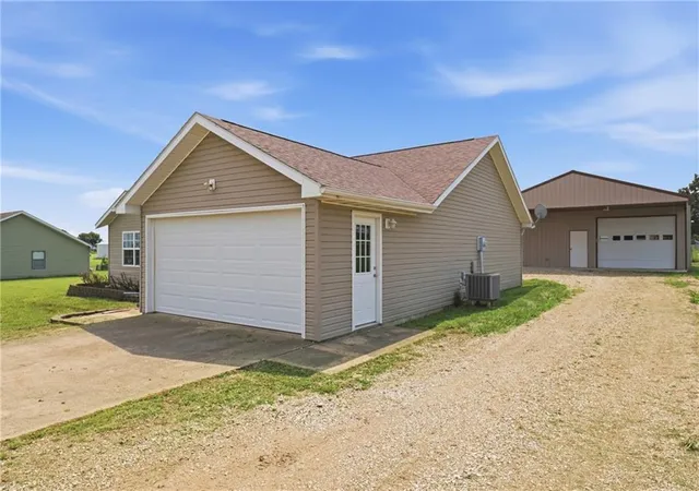 2nd image of 612 E 4th St, Stover, MO 65078 | MLS# 2636355
