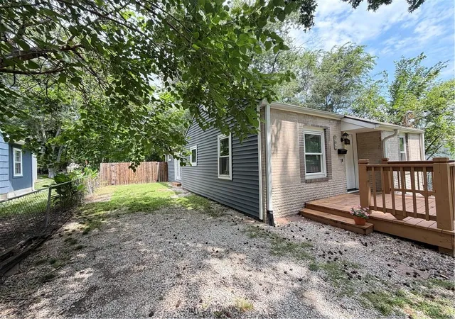 Photo 4 of Sale Pending at 106 NE Ash St, Lees Summit, MO 64063 | MLS# 2636371 | Listing updated on 2026-09-04