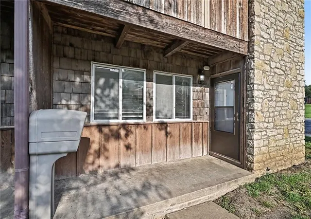 2nd image of 1225 N 77th Ter, Kansas City, KS 66112 | MLS# 2636376