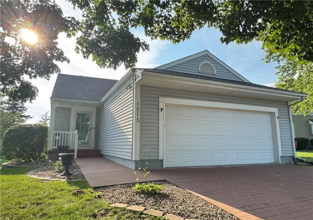 Photo 1 of Sale Pending at 1513 Nw Primrose Ln, Blue Springs, MO 64015 | MLS# 2636382 | Listing updated on 2026-09-07