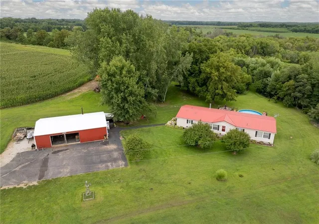 1st image of 10825 72nd Rd Se, Agency, MO 64401 | MLS# 2636386