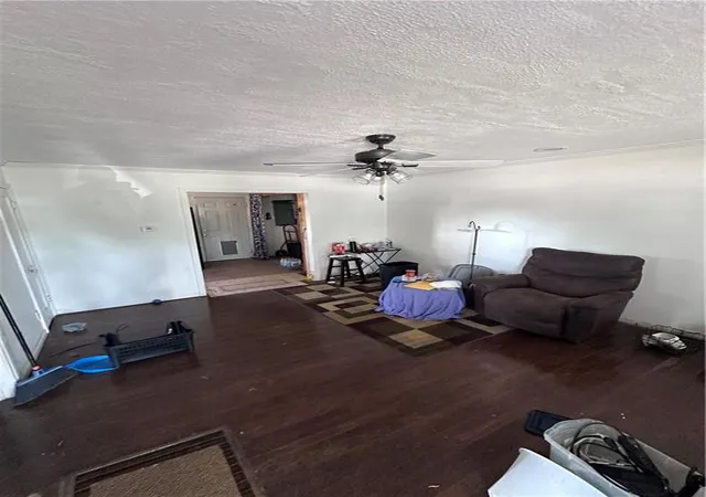 2nd image of 1214 W 5th St, Coffeyville, KS 67337 | MLS# 2636394