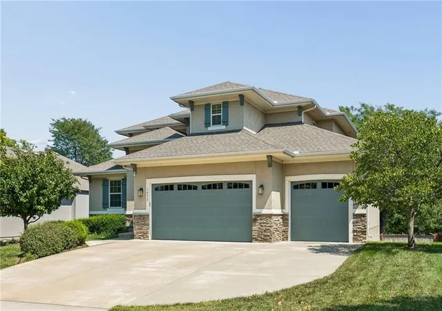 Photo 1 of Single family home for sale at 1052 N Stonecrest Rd, Olathe, KS 66061 | MLS# 2636403 | Listing updated on 2026-10-20