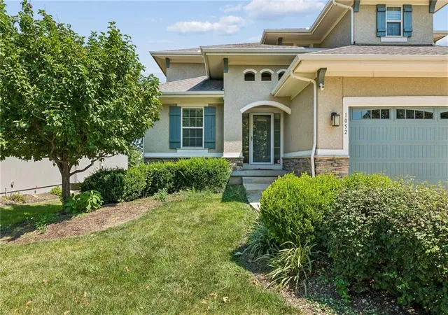 Photo 2 of Single family home for sale at 1052 N Stonecrest Rd, Olathe, KS 66061 | MLS# 2636403 | Listing updated on 2026-10-20