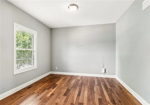 Photo 3 of Single family home for sale at 1052 N Stonecrest Rd, Olathe, KS 66061 | MLS# 2636403 | Listing updated on 2026-10-20