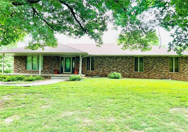 Photo 1 of Single family home for sale at 8201 Se 371 Highway, St Joseph, MO 64507 | MLS# 2636407 | Listing updated on 2026-08-30