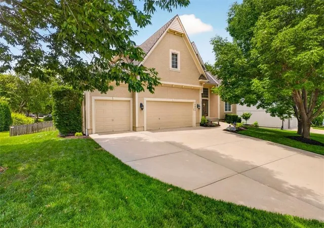 Photo 3 of Single family home for sale at 14804 Carter St, Overland Park, KS 66221 | MLS# 2636413 | Listing updated on 2026-09-16