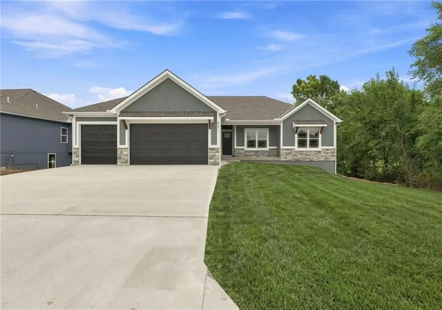 1st image of 901 Captain Merriman Dr, Freeman, MO 64746 | MLS# 2636416
