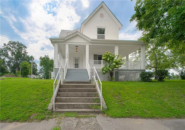 Photo 1 of Single family home for sale at 314 N Main St, Carrollton, MO 64633 | MLS# 2636417 | Listing updated on 2026-08-14