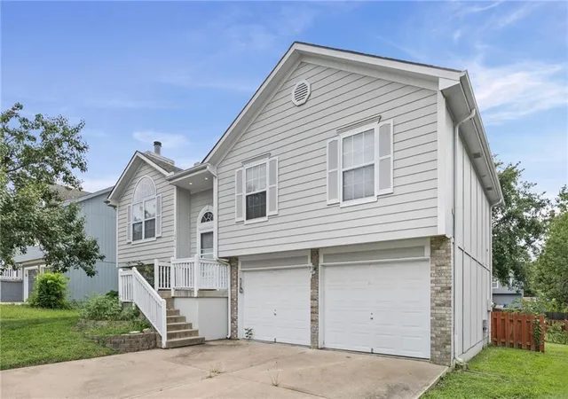 2nd image of 16414 Hight Ave, Belton, MO 64012 | MLS# 2636425