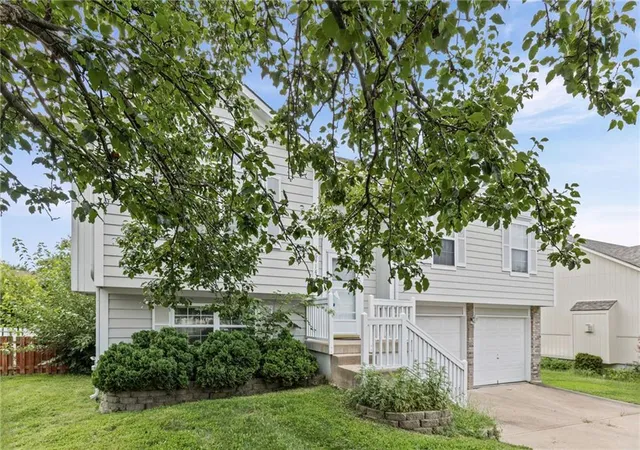Photo 3 of Single family home for sale at 16414 Hight Ave, Belton, MO 64012 | MLS# 2636425 | Listing updated on 2026-09-05