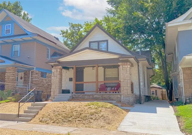 Single family home for sale at 1219 E 41st Street, Kansas City, MO 64110 | MLS# 2636428