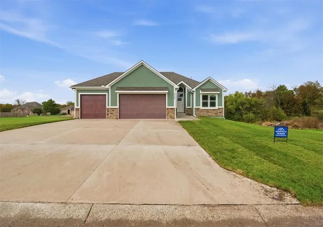 23rd image of 12417 Black Oak Cir, Peculiar, MO 64078 | MLS# 2636429