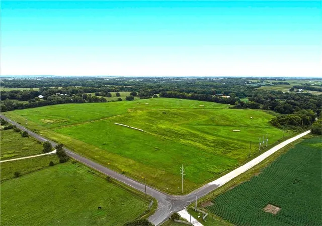 3rd image of 11620 246Th St, Lawrence, KS 66044 | MLS# 2636430