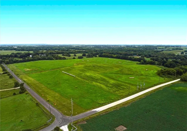 4th image of 11620 246Th St, Lawrence, KS 66044 | MLS# 2636430