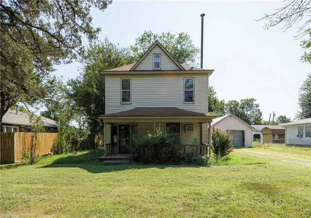 Photo 1 of Single family home for sale at 424 N 14th Street, Fredonia, KS 66736 | MLS# 2636441 | Listing updated on 2026-08-20