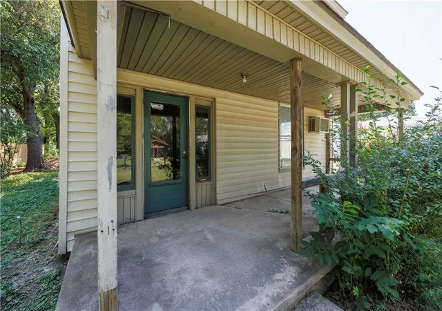 Photo 4 of Single family home for sale at 424 N 14th Street, Fredonia, KS 66736 | MLS# 2636441 | Listing updated on 2026-08-20