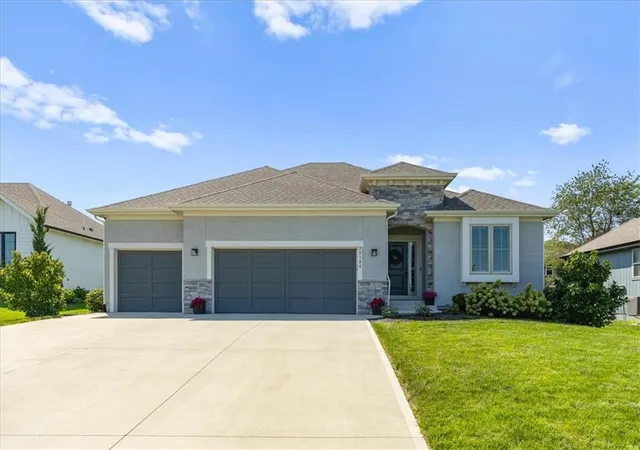 1st image of 20108 Barker St, Spring Hill, KS 66083 | MLS# 2636445