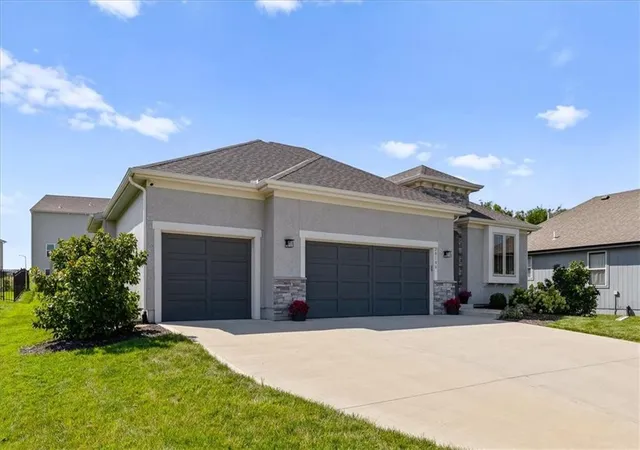 2nd image of 20108 Barker St, Spring Hill, KS 66083 | MLS# 2636445