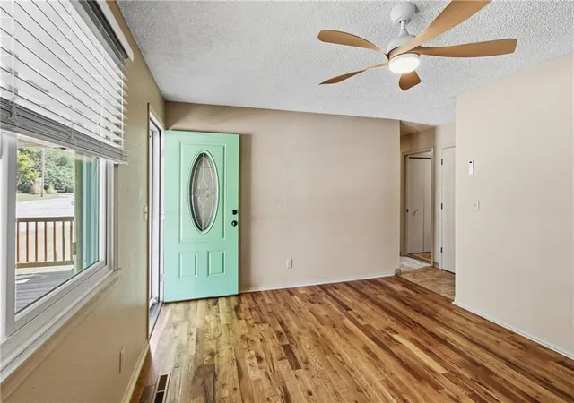 Photo 3 of Single family home for sale at 3020 Southern Blvd, Parsons, KS 67357 | MLS# 2636448 | Listing updated on 2026-09-01