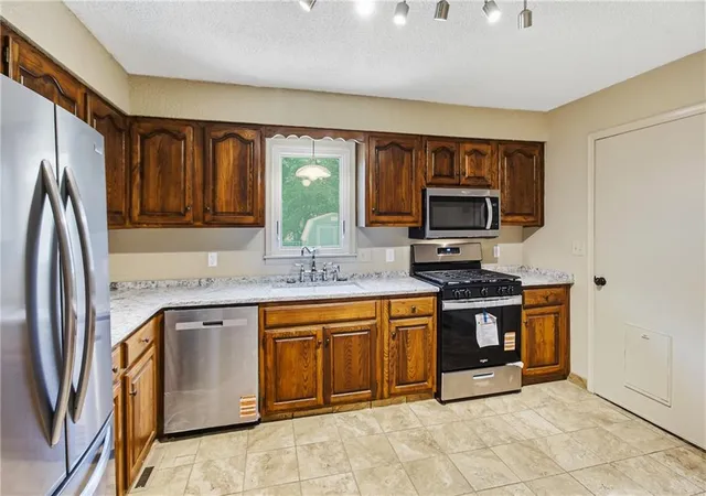 Photo 4 of Single family home for sale at 3020 Southern Blvd, Parsons, KS 67357 | MLS# 2636448 | Listing updated on 2026-09-01