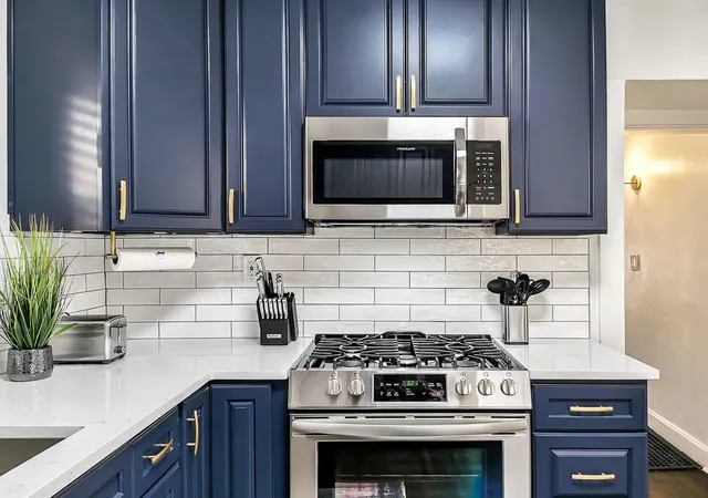 Photo 3 of Single family home for sale at 4548 Mercier St, Kansas City, MO 64111 | MLS# 2636461 | Listing updated on 2026-08-31