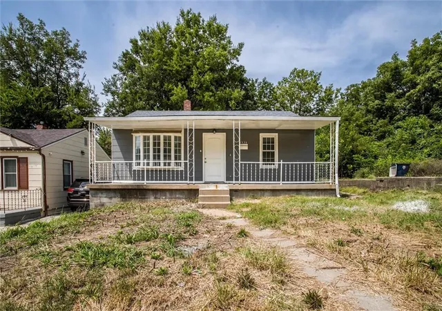 Photo 2 of Single family home for sale at 3336 Jackson Ave, Kansas City, MO 64128 | MLS# 2636465 | Listing updated on 2026-08-14