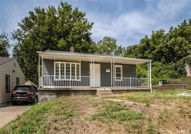 Photo 3 of Single family home for sale at 3336 Jackson Ave, Kansas City, MO 64128 | MLS# 2636465 | Listing updated on 2026-09-08