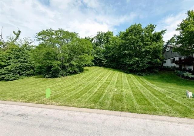 1st image of L 106 River Hills Dr, Parkville, MO 64152 | MLS# 2636467
