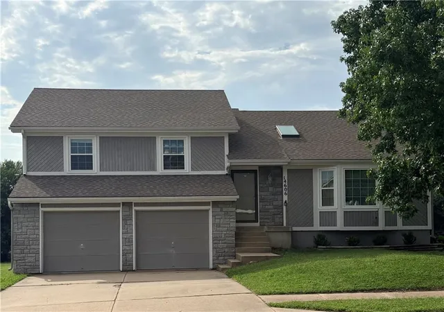 Photo 2 of Sale Pending at 14606 Bristol Ave, Grandview, MO 64030 | MLS# 2636468 | Listing updated on 2026-08-15