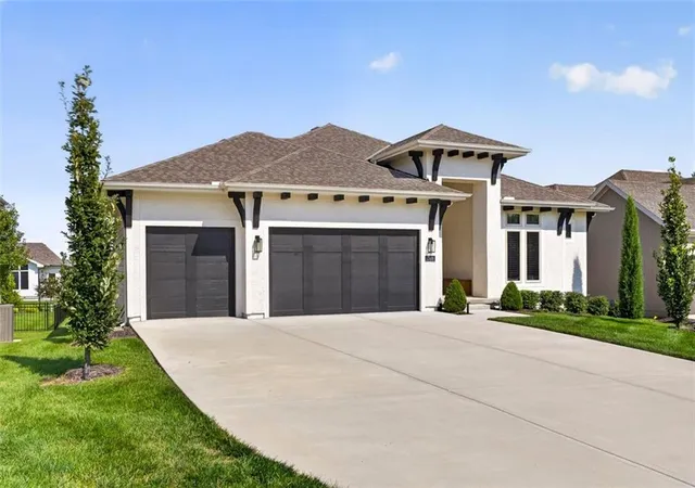 2nd image of 17401 Oakshire St, Overland Park, KS 66221 | MLS# 2636477