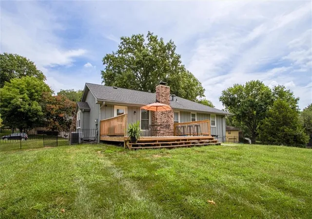 Photo 3 of Sale Pending at 3800 NE Carriage St, Lees Summit, MO 64064 | MLS# 2636481 | Listing updated on 2026-08-25
