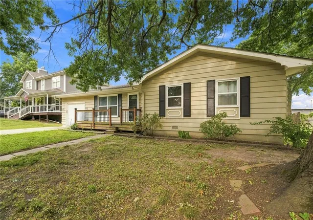2nd image of 505 S Olive St, Louisburg, KS 66053 | MLS# 2636496