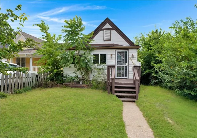 Photo 1 of Single family home for sale at 2425 Jackson Ave, Kansas City, MO 64127 | MLS# 2636497 | Listing updated on 2026-08-20