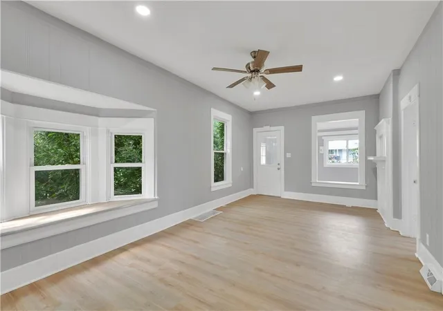 Photo 4 of Sale Pending at 2425 Jackson Ave, Kansas City, MO 64127 | MLS# 2636497 | Listing updated on 2026-10-20