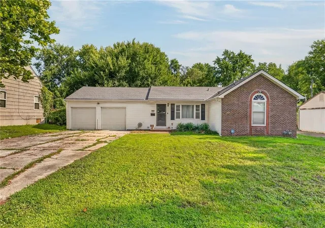 Photo 1 of Single family home for sale at 7904 E 87th Street, Raytown, MO 64138 | MLS# 2636505 | Listing updated on 2026-09-28