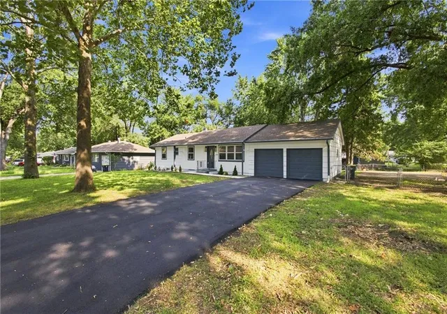 Photo 1 of Single family home for sale at 4514 E 113th Street, Kansas City, MO 64137 | MLS# 2636507 | Listing updated on 2026-08-28