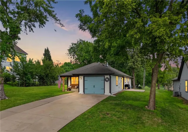 3rd image of 424 N Armstrong St, Pleasant Hill, MO 64080 | MLS# 2636508