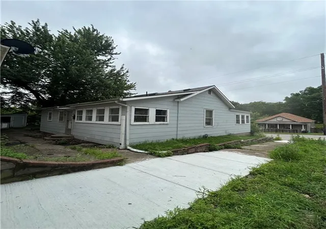 6th image of 1221 Prospect Ave, Saint Joseph, MO 64501 | MLS# 2636511