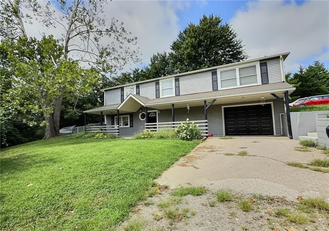 Photo 3 of Sale Pending at 31793 Darin Ln, Excelsior Springs, MO 64024 | MLS# 2636518 | Listing updated on 2026-09-29